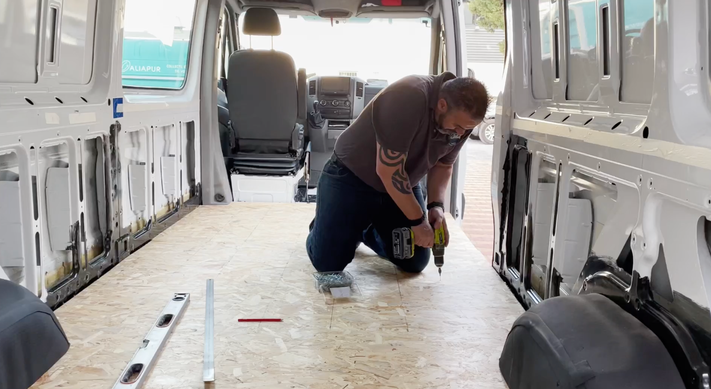 interieur-fourgon-amenage-sur-mesure