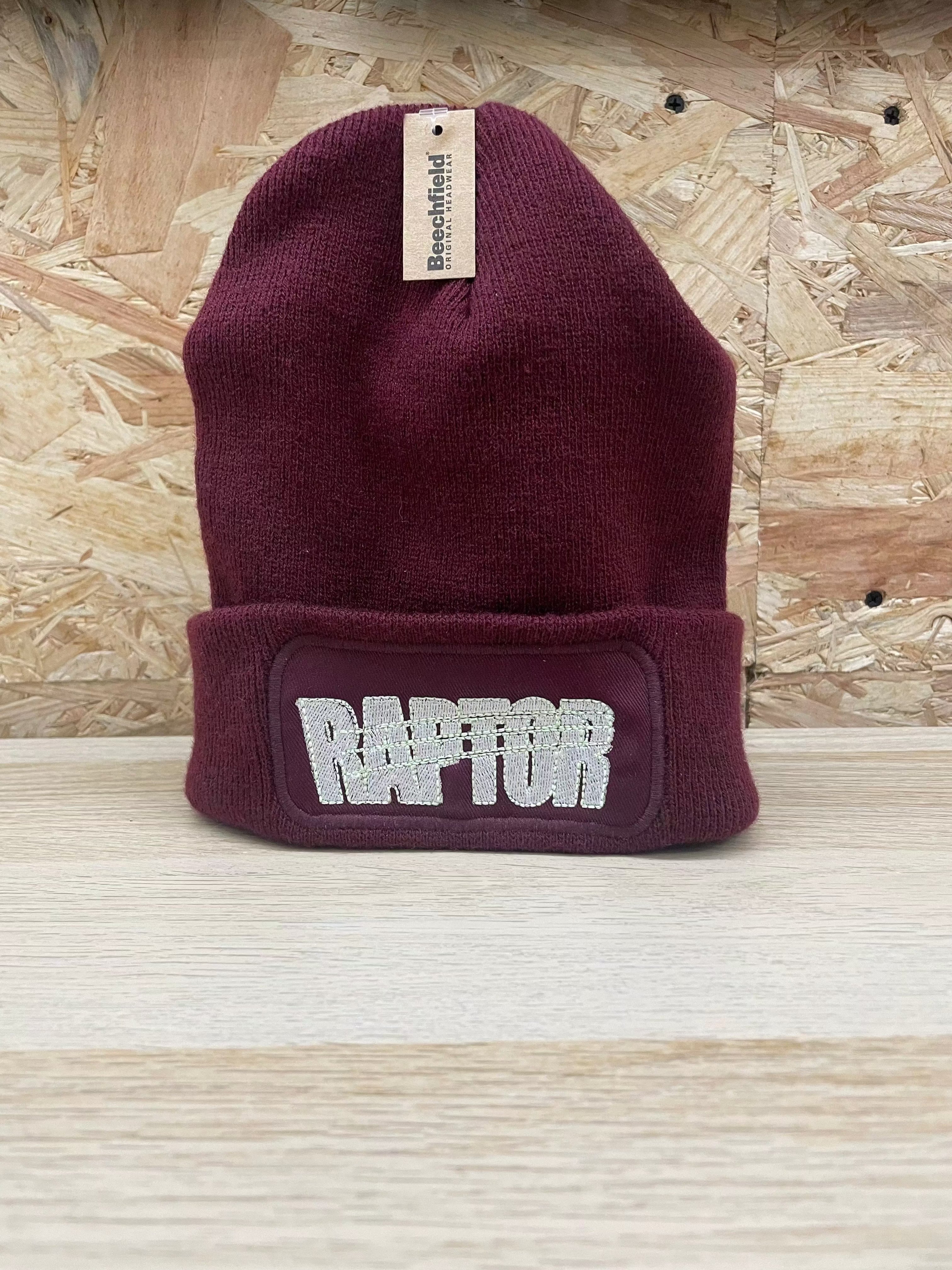bonnet logo Raptor – bordeaux broderie blanche phospho