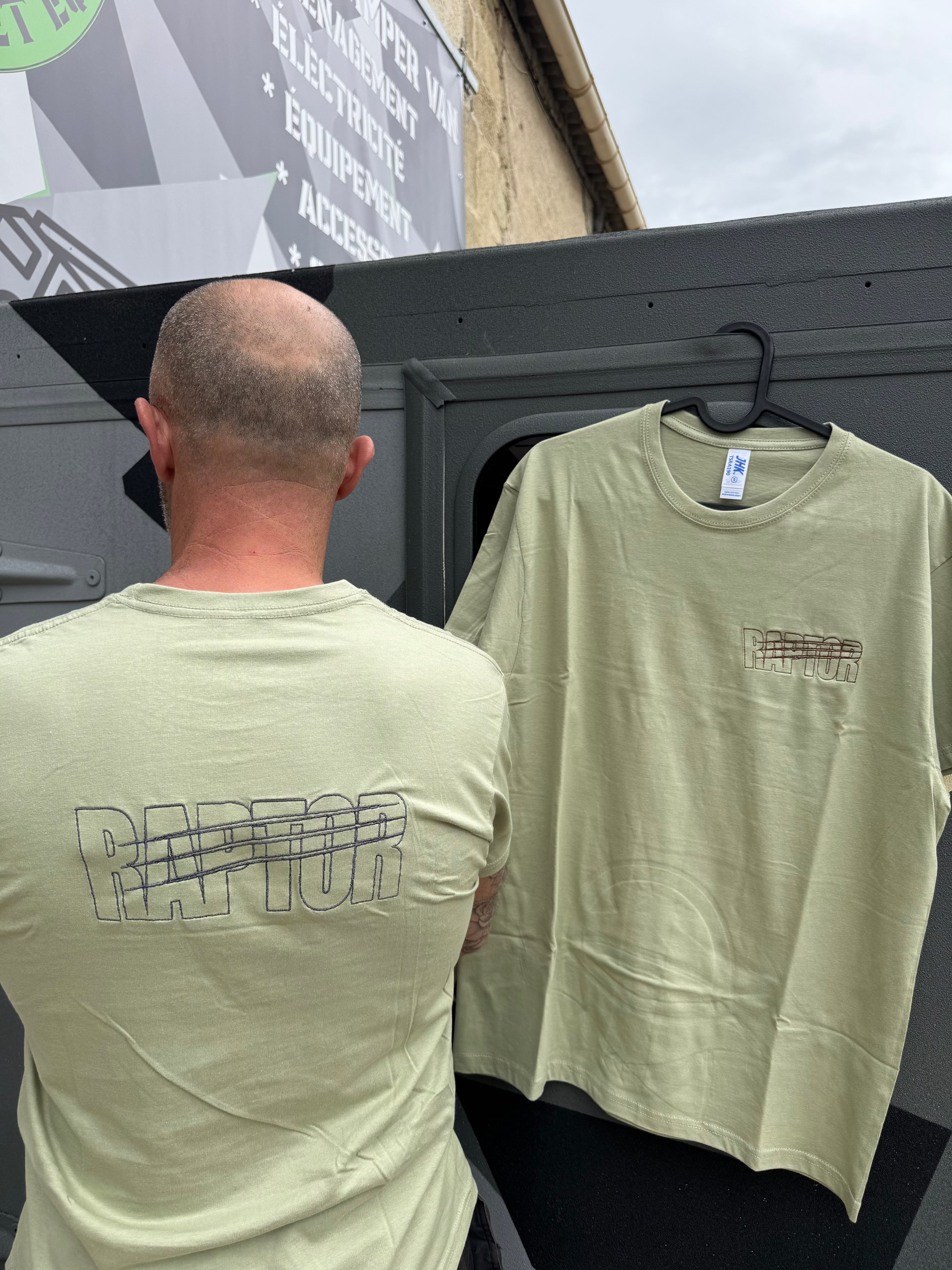 Tee-shirt homme Raptor col rond – vue de dos broderie Raptor