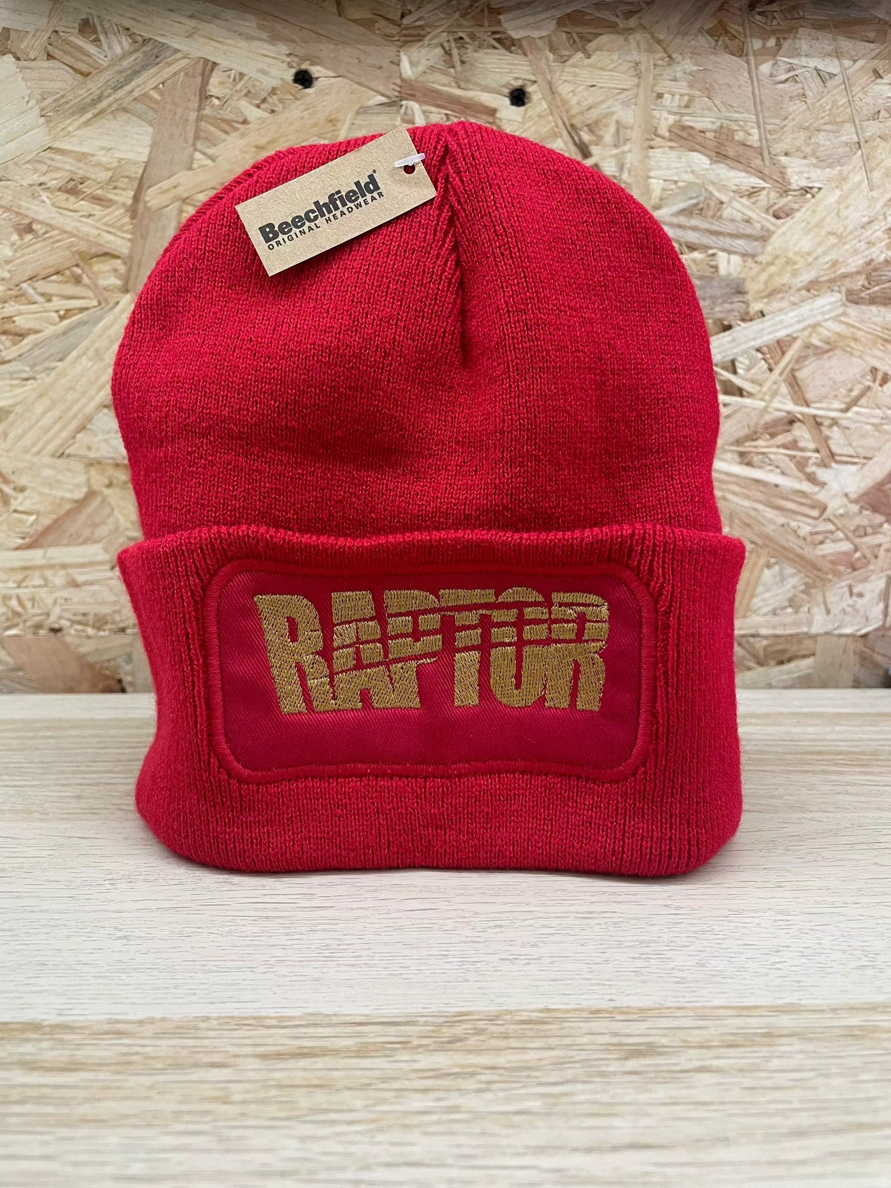 bonnet logo Raptor – rouge broderie gold