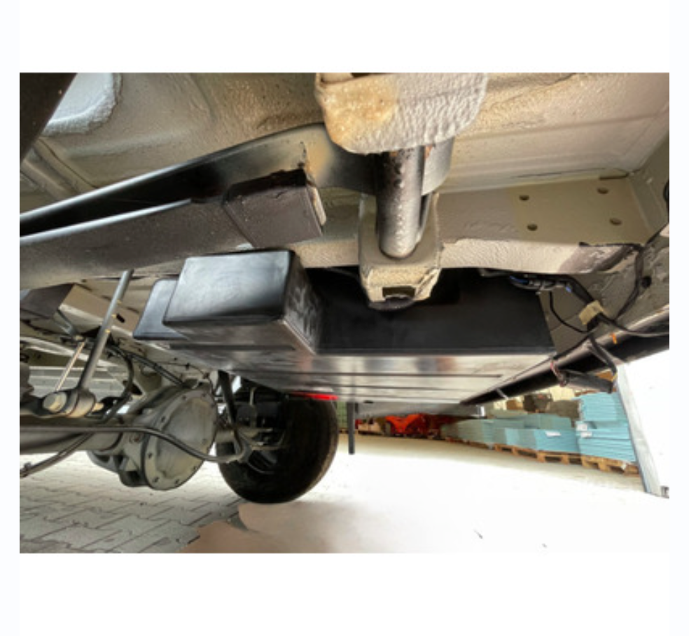 Réservoir eaux usées 100L MAN TGE VW Crafter – vue de dessus, compatible depuis 2017