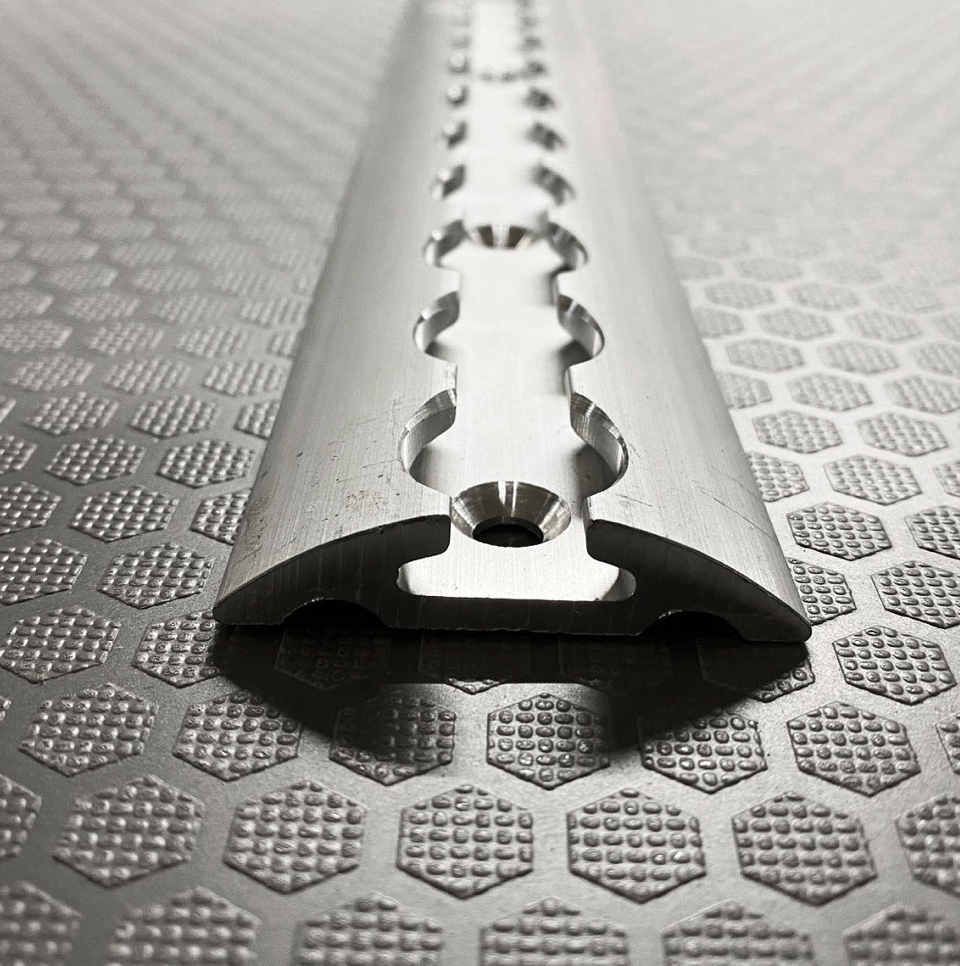 Rail arrimage aluminium AERO demi lune largeur 50mm
