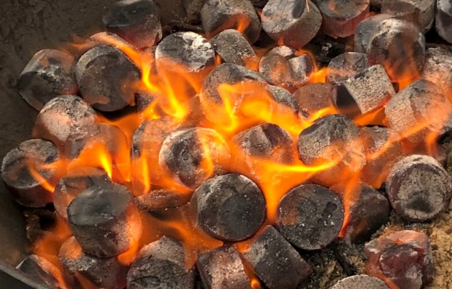 Briquettes de bambou Casus 1kg – combustible compact pour barbecue outdoor
